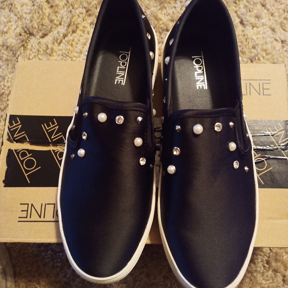 Top Line Trish Womens Slid on Shoe Size 7, Black NWT